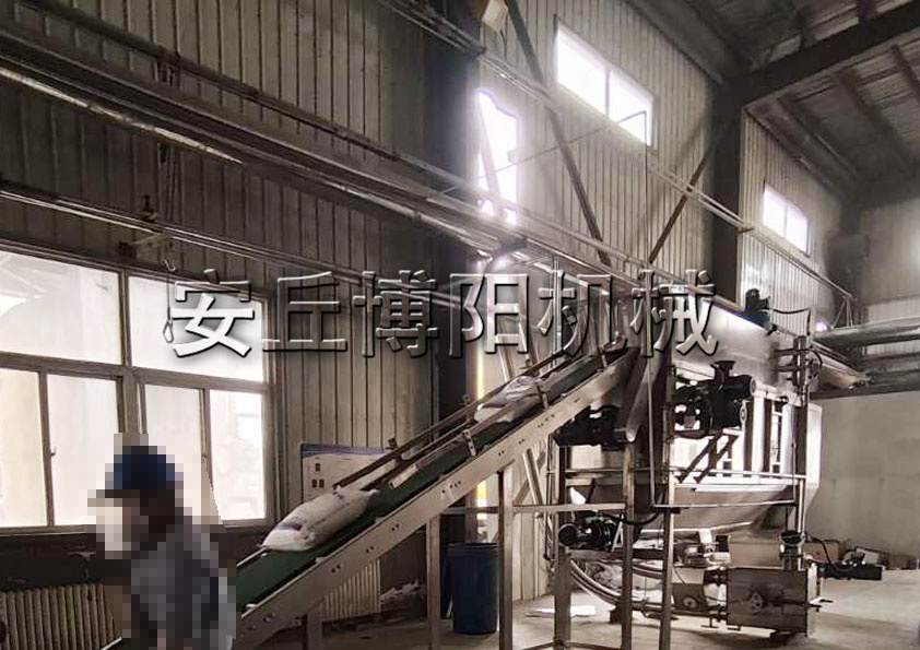 安丘博陽(yáng)機(jī)械飼料顆粒自動(dòng)拆包機(jī)適用于哪些行業(yè)？